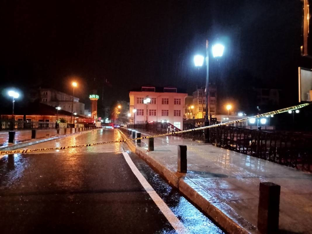 Samsun’u sağanak vurdu: Terme Çayı taştı - Resim: 13